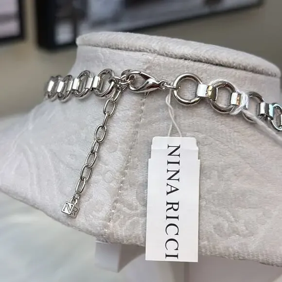 Nina Ricci Silver Textured Disc Pendant Necklace - Picture 5 of 5